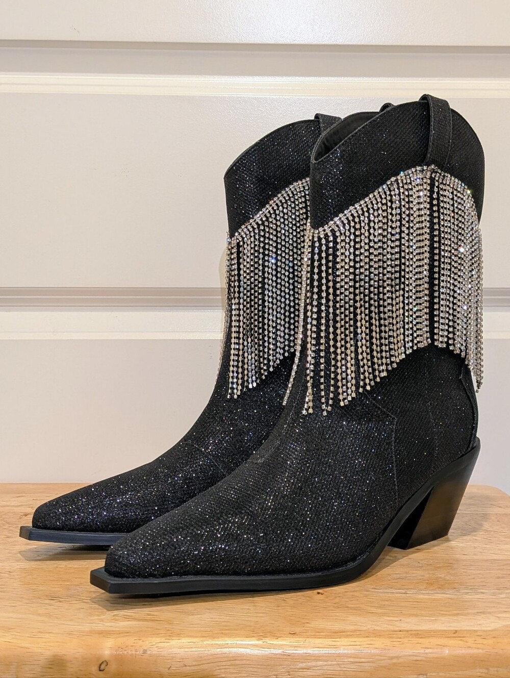 NWOT Bellini 10 Elton Western Boots in Black Crinkled Diamante